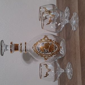 Glass decanter and 3 glasses